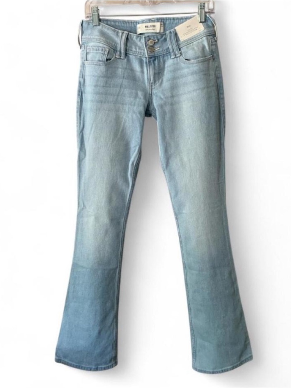 Hollister NWT Low-Rise Bootcut Jeans w/ Flap Pockets Light Wash Size 2L W26